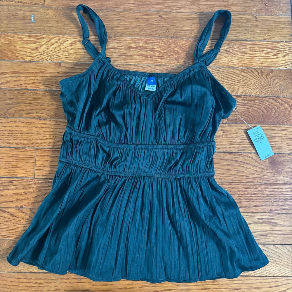 BRAND NEW ~elegantly flirty~ Top